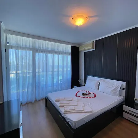 Apartman Gallery L *