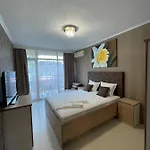 Gallery L Апартамент *