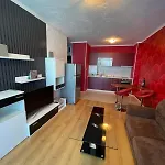 Gallery L