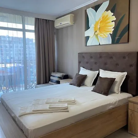Gallery L Apartman *