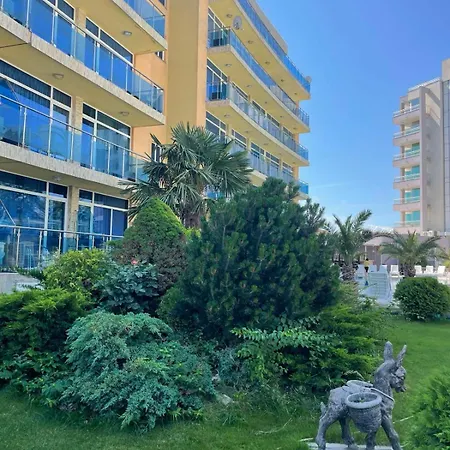 Gallery L Σάνι Μπιτς